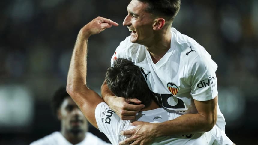 El Valencia se plantea una salida importante y Osasuna quiere aprovecharla